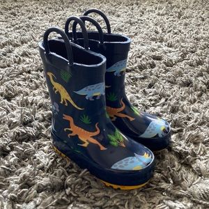 Toddler size 5 rain boot